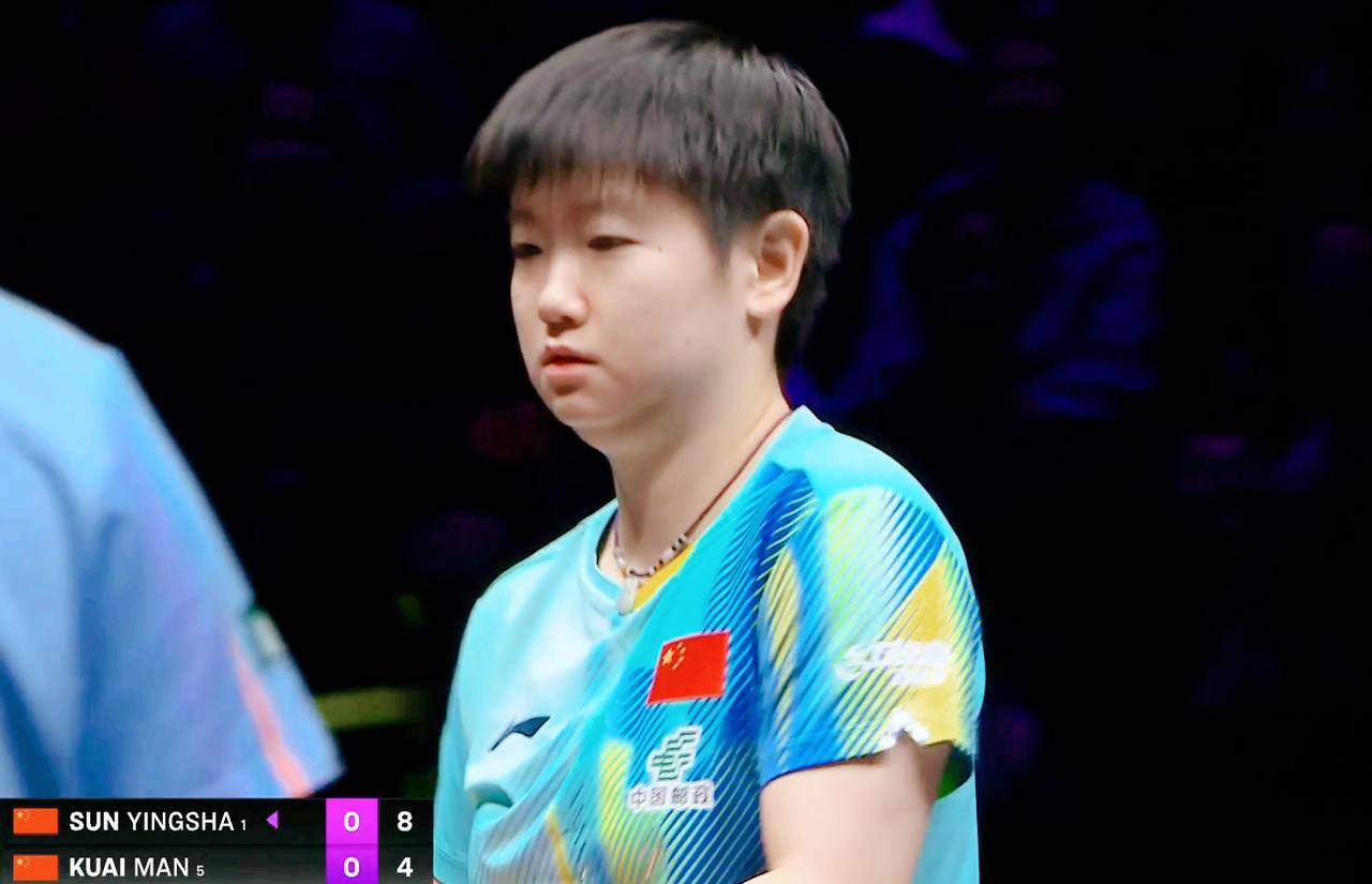 面对孙颖莎，蒯曼失误为何这么多？周冠达说明原因！周冠达说：孙颖莎心态上给蒯