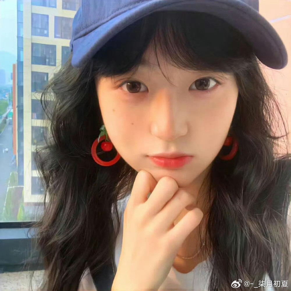 -平行的两只眼睛却不平等看人长在两边的耳朵却总听一面之词只有一张嘴却总能说