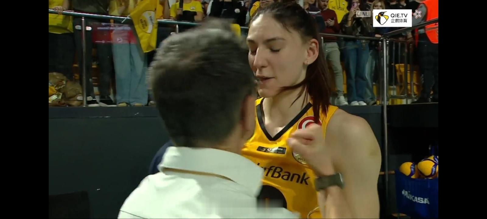 土超决赛第五场，瓦基弗3比1逆转费内巴切，五场三胜卫冕联赛冠军，博斯科维奇十年土