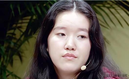 因为英达说话不着调，所以儿子和女儿都跟着一起被骂[捂脸哭][捂脸哭]实话实说，梁