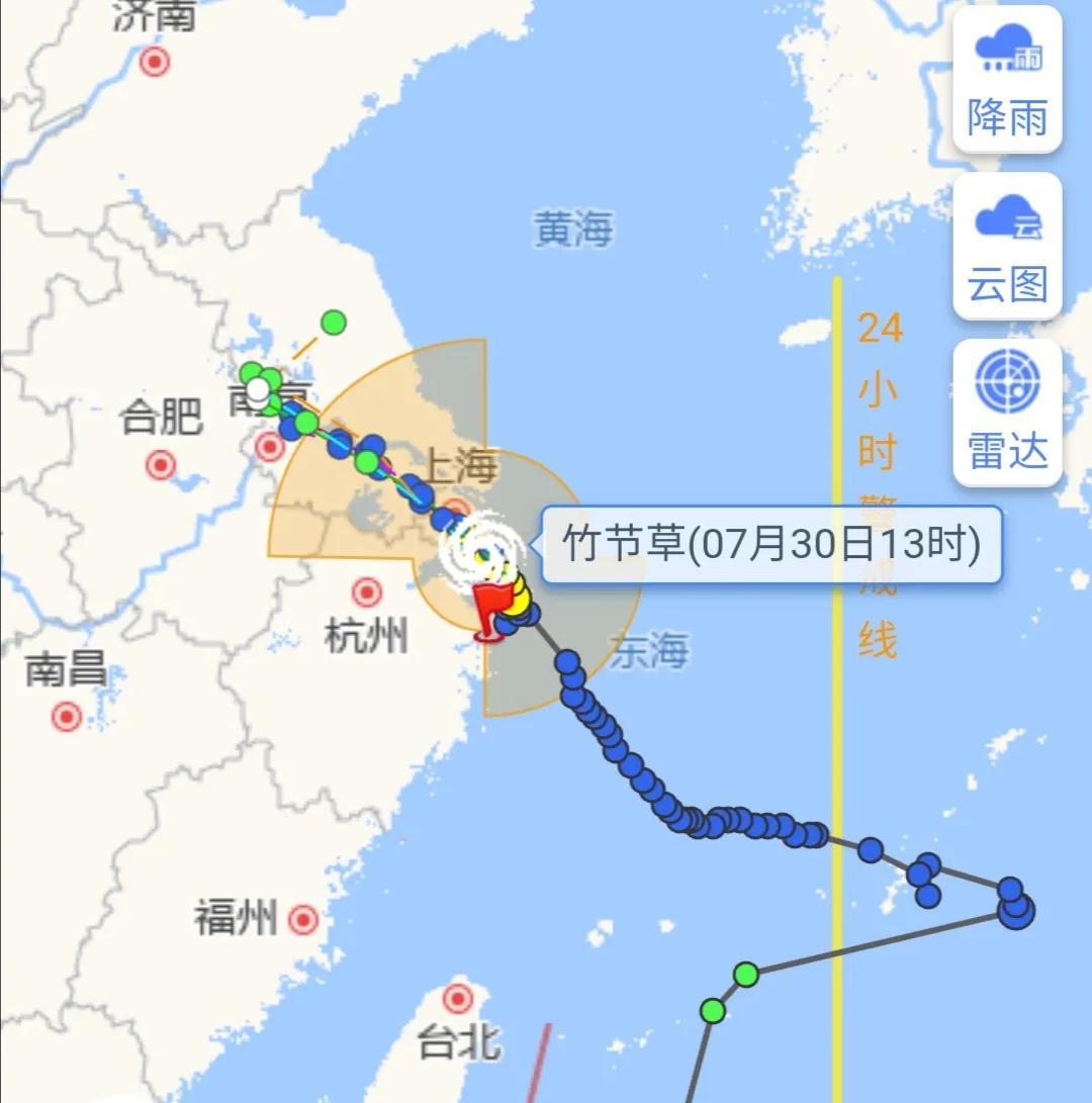 最近这三年感觉上海每年都受到台风影响，而且是登陆的那种影响，传说中的魔都结界已不