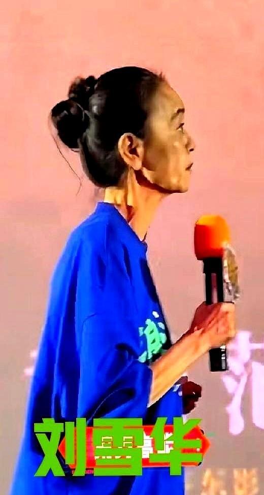 她不节食，不练器械，天天买菜爬楼背台词，瘦了。2025年香港研究说，60岁+女