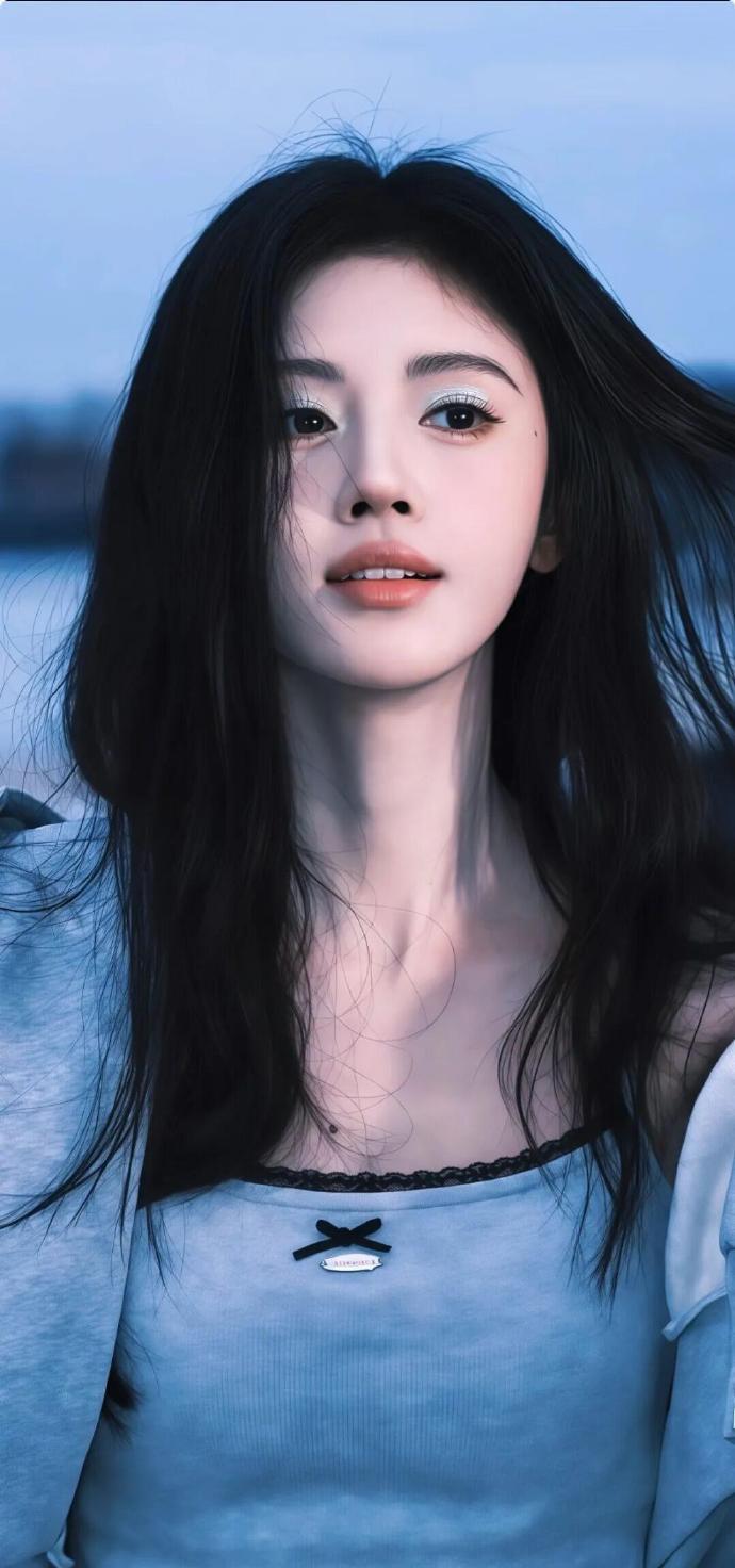 蓝色妖姬鞠婧祎🫐