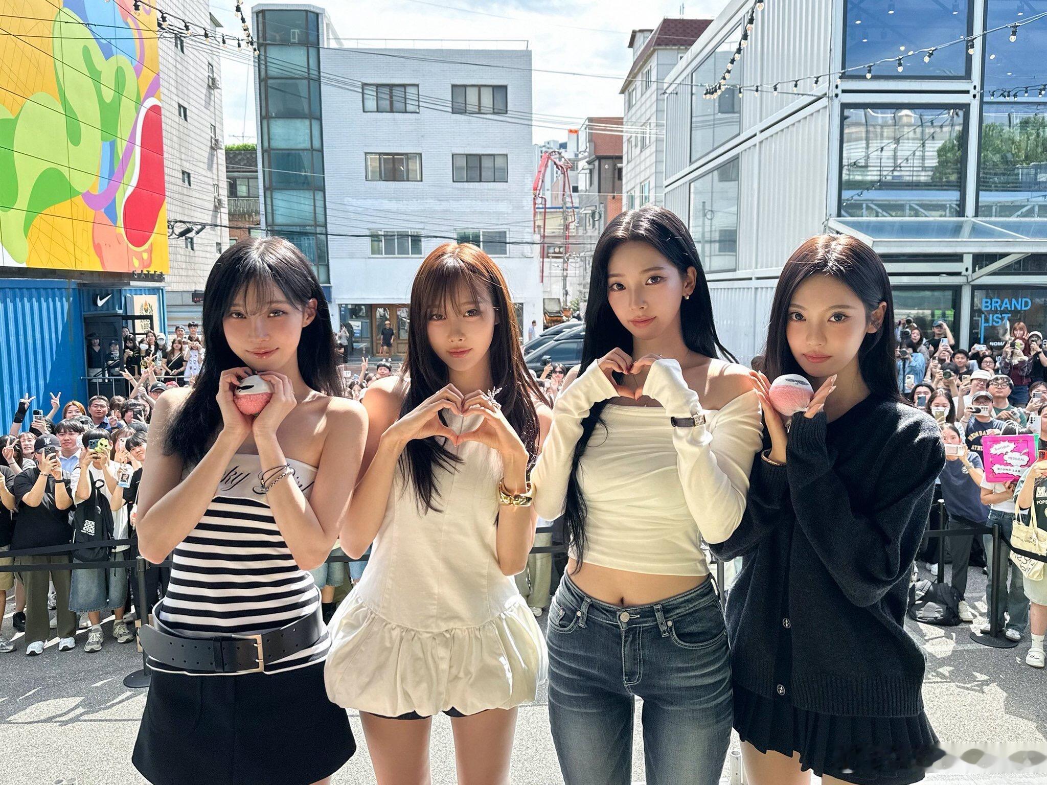 Aespa最新活动合照​​​