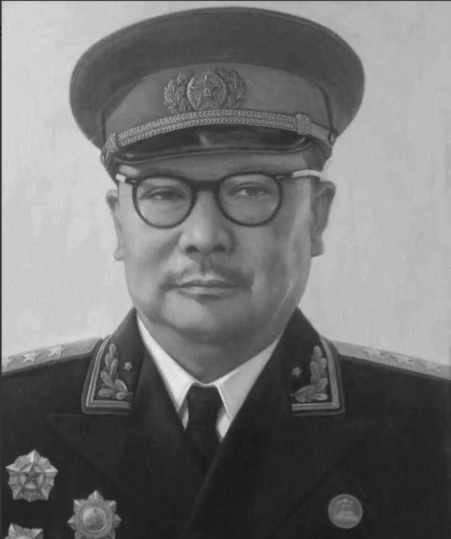1950年，粟裕进京公干，路上遇到李克农，李克农跑着上前，急道：“粟裕同志，你别