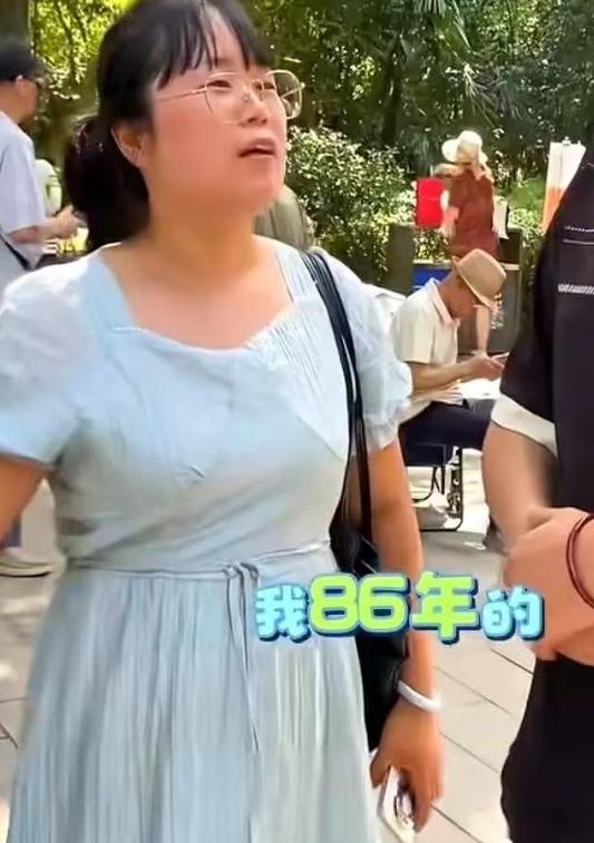 40岁大龄剩女去相亲，要求男方有房有车，这都算常规操作了。炸裂的是，她还有个条件