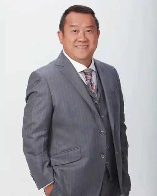 曾志伟73岁大寿，排面炸了！先说说这大寿的场子，按常人的想法，七十多岁的圈内