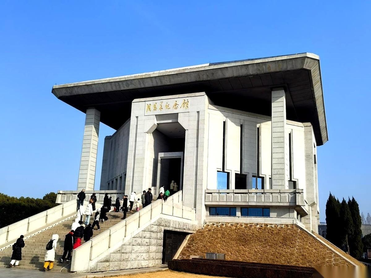 翻看周总理的资料，一个细节，颠覆了我对“身后事”的全部认知。不是说他无儿无女，