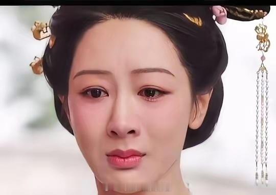 杨紫在《国色芳华》里的眉毛，对比景甜的司藤多少有点画虎不成了​​​