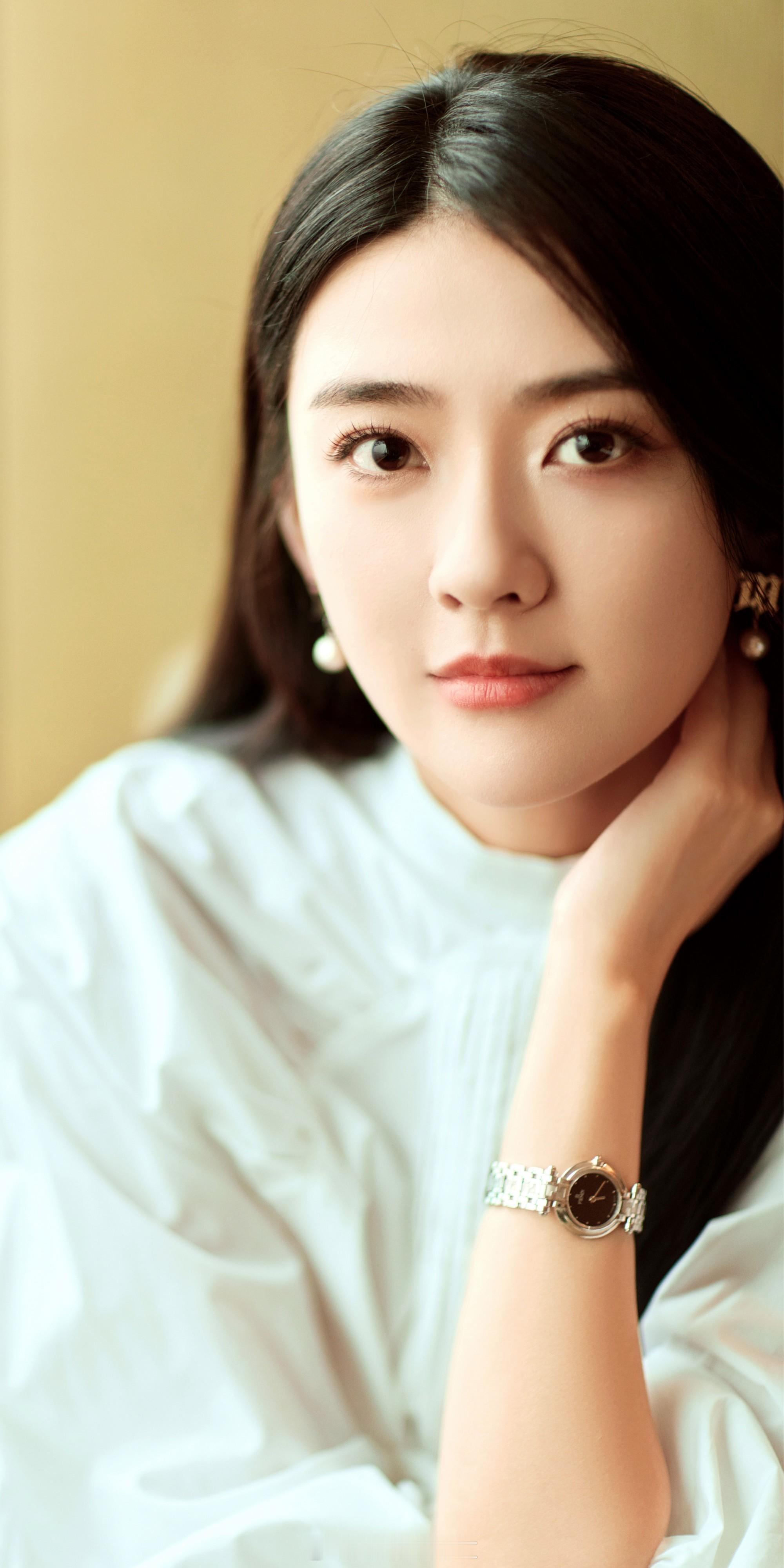 梁洁白色纯美可人