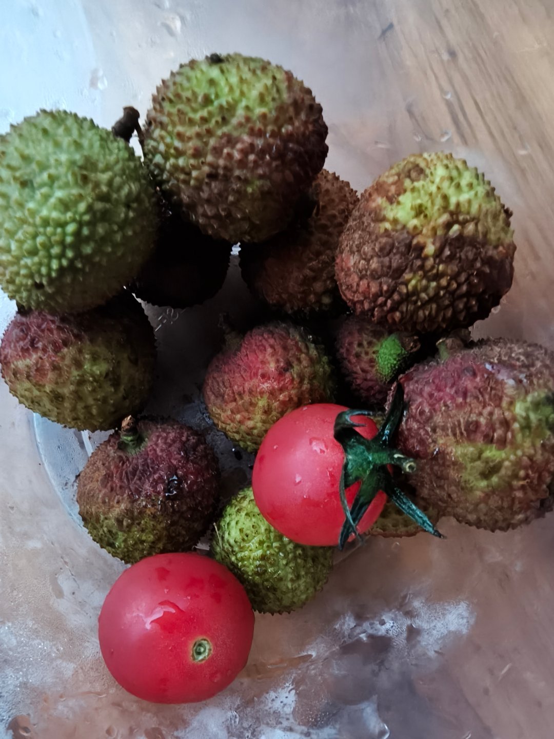 荔枝之前听说荔枝一次不能吃多是真的吗？一般吃多少适宜？​​​