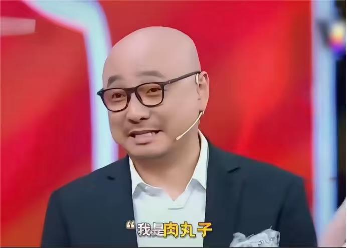 欧阳娜娜、张天爱上场，徐峥：“你们都是丸子头啊。”贾玲：“一上来徐峥导演