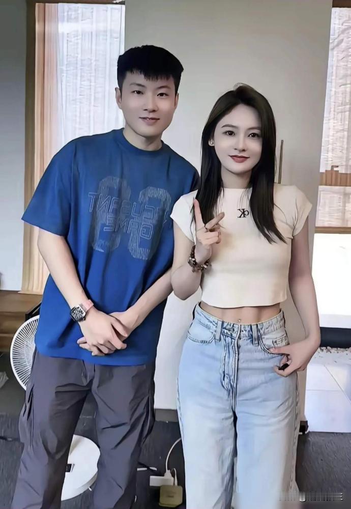 一个月，330万！赵心童这杆枪，是真烫手。香港先拿下世界大奖赛，转头又在英国