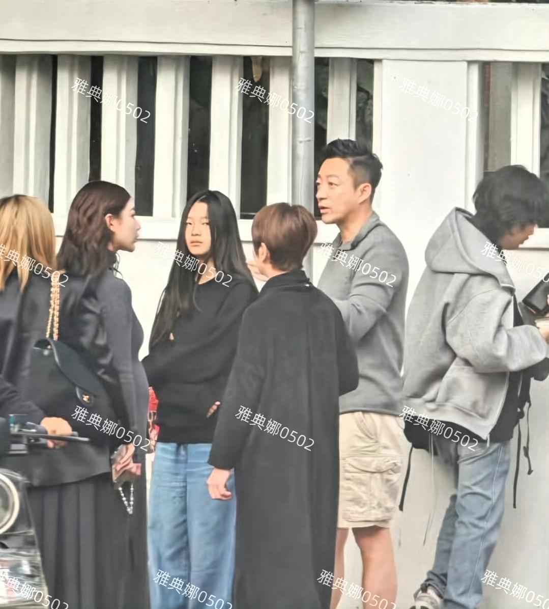 都说小玥儿长得像大S，在广州遇到他们一家，11岁的小玥儿明显跟爸爸汪小菲长得一模