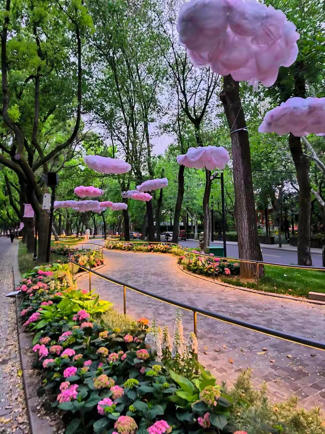 五一假期别再往热门城市扎堆啦，给大家推荐几个人少景美的小众旅行地。云南腾冲是