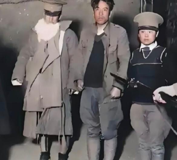 1934年，被日本关东军俘虏的3名抗联战士！1934年那个刺骨的冬天，有三个年轻