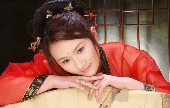 三国时期，刘备、孙权、曹操三位大佬都栽在了美女身上。刘备被白富美孙尚香迷得神魂颠