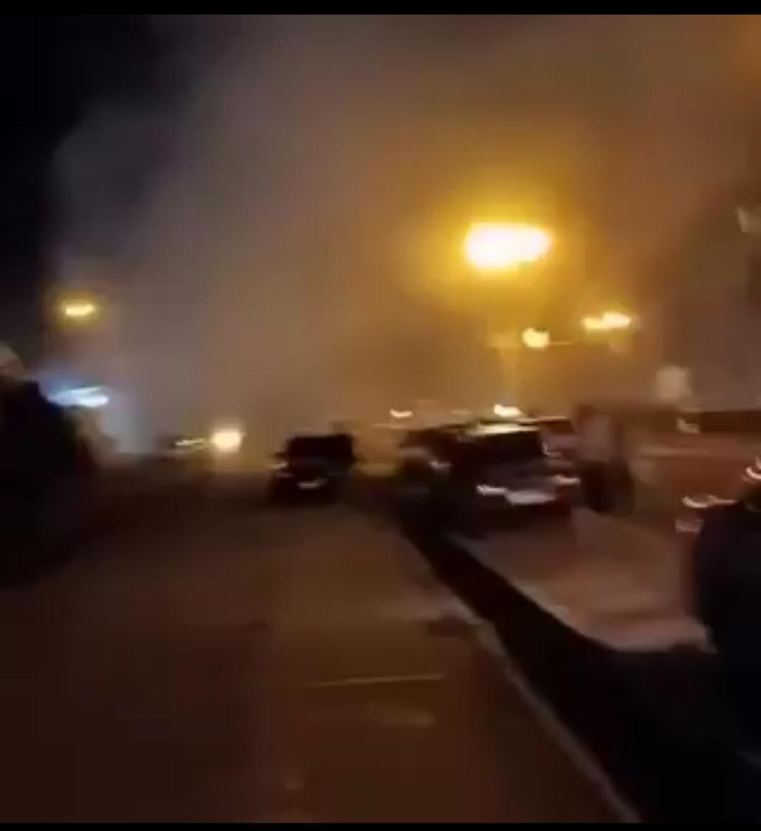 伊朗民众抗议加剧截至2025年12月30日，伊朗爆发了大规模抗议活动，主要起