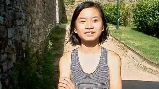 “妈妈，救救我。”2001年，西班牙两口子领养了一个贵州女娃，12年后，孩子人没