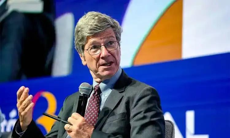 一个美国教授说了句大实话，台下掌声就没停过！他说，两千年，我们中国，从没跨过那片