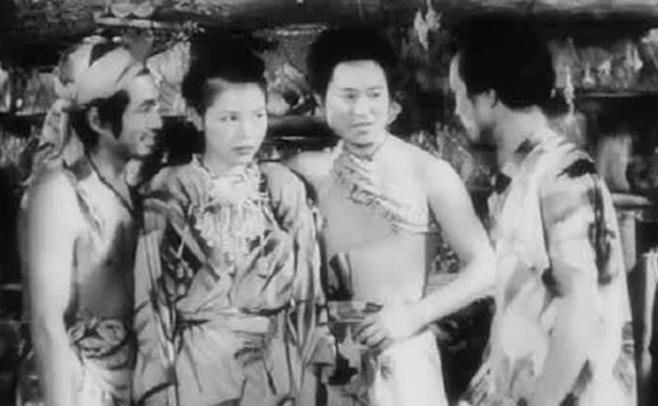 1944年，33名日本人流落太平洋荒岛。其中32名男性，一名女性。6年后他们获救