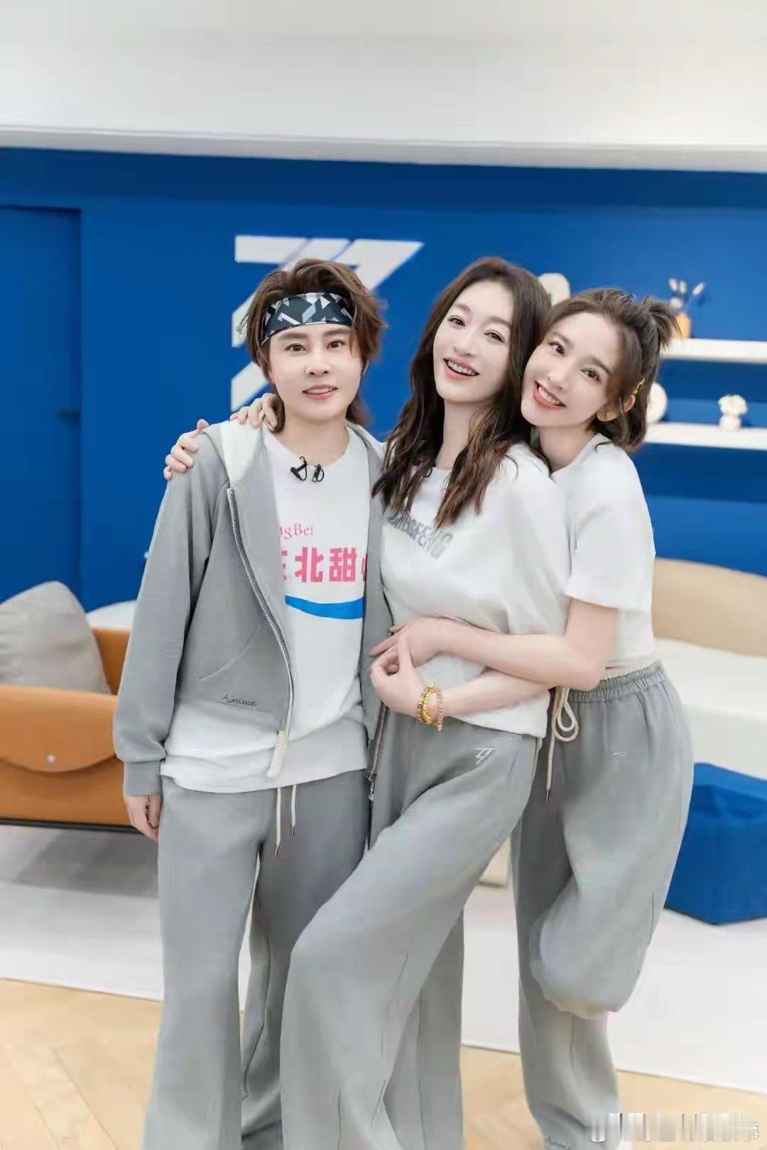 终极舞台投票火热开启，你的一票至关重要！你好星期六心愿便利贴终极舞台乘风好六街