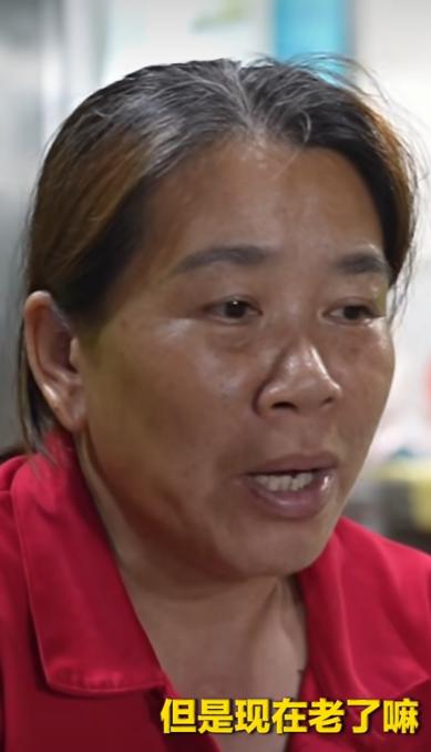 佛山顺德莫氏鸡煲，老板娘一句话火遍全网，早20年火，我会拼命赚。现在？我只想睡觉