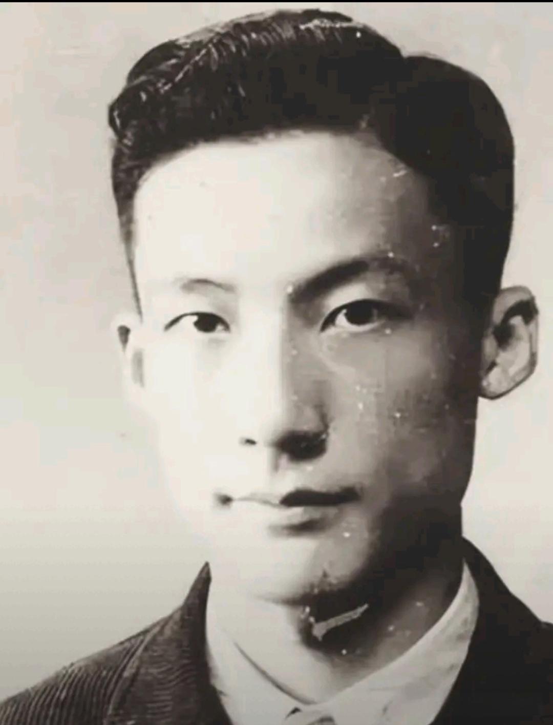 1949年十二桥惨案，唯一死里逃生的年轻人，揣着一枚纽扣背负一生愧疚12桥