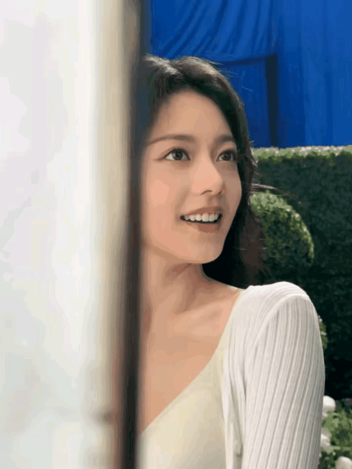 宋祖儿和赵今麦都长大了，你更吃谁的颜？宋祖儿除了嘴巴，其他那叫一个精致无比，