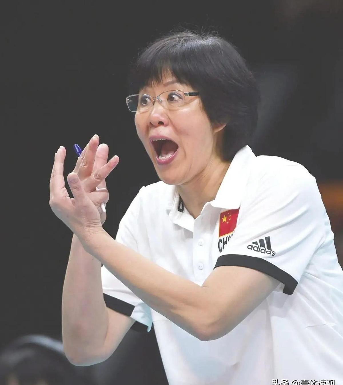 草原村排8月6日官宣：郎平来了，挂帅！网友炸锅——“戴好帽子”说朱婷在意大利，