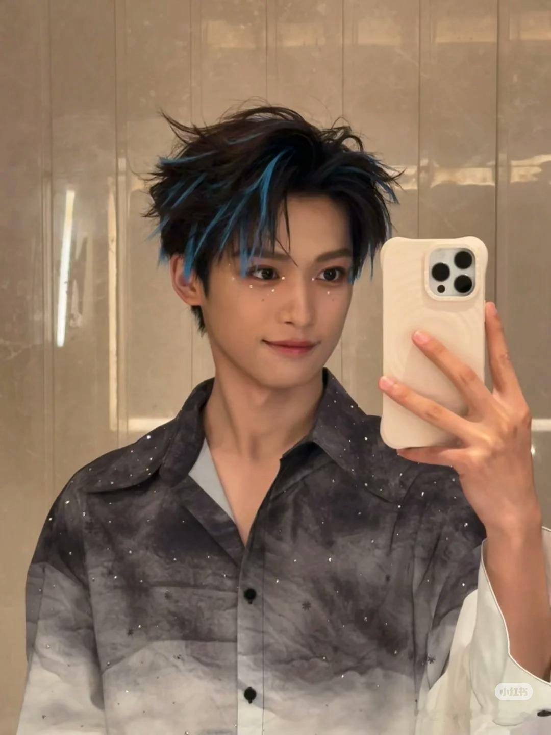 blingbling的梓渝梓渝更新四张live～blingbling的🐟对镜