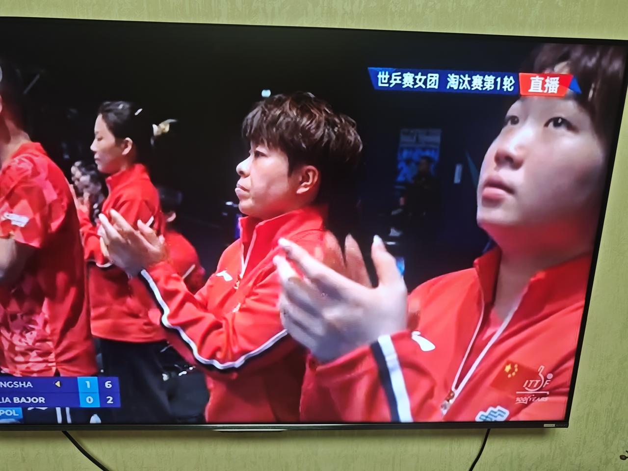 看图说话蒯曼：教练，对不起，我让波兰把比分追平了马琳：没关系