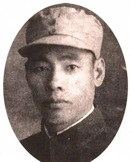 1941年，八路军侦查员刘锡坤执行任务时，晚上住在一个地主婆家，地主的儿媳让出