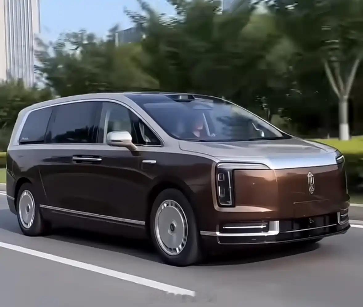 尊界V800实车曝光，车长接近5.5米单看尺寸，这个体量感：车长5495，轴距3