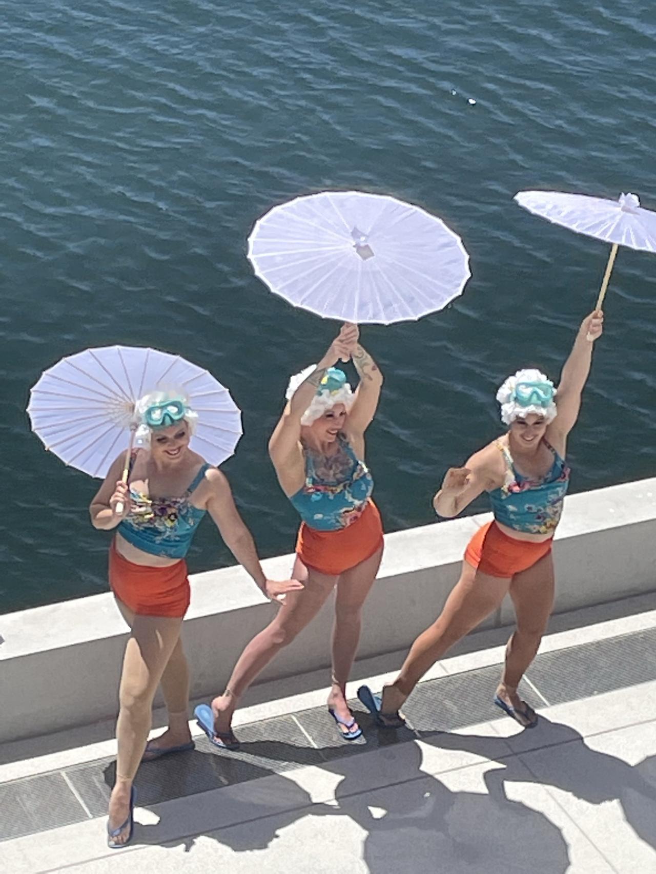 牢A说女留学生三通一达，那么女孩子是否还应该出国留学呢？我的女同学王媛媛的经历