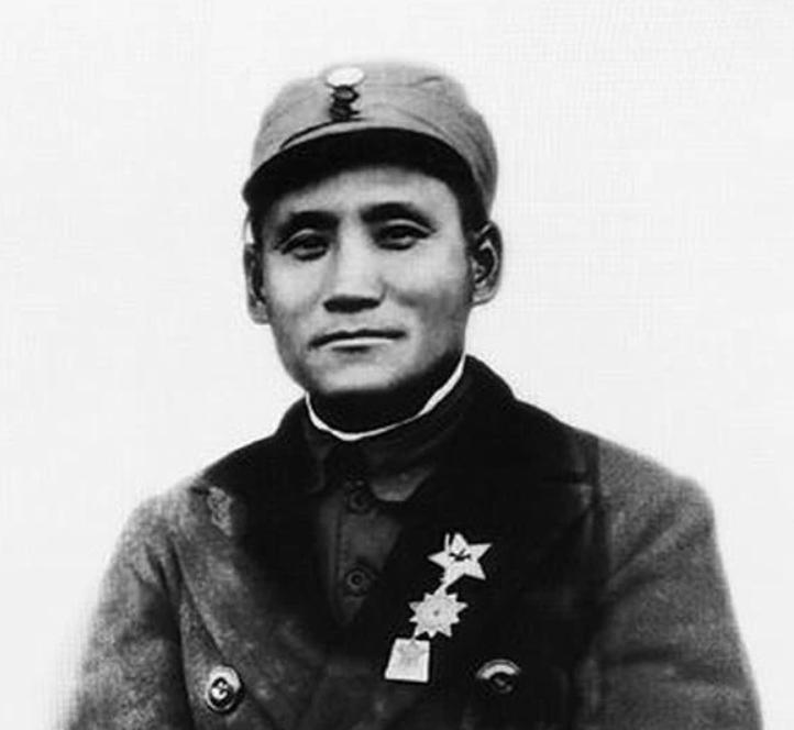 1951年，何长工代表中国与苏联谈判时，因为衣着寒酸遭到了苏联外长维辛斯基的轻视