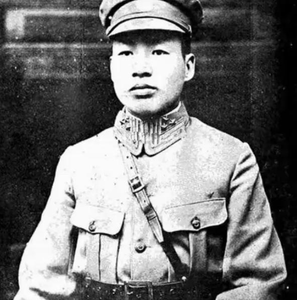 1959年，林业部部长刘文辉住在北京的四合院内，为了成全孙辈打乒乓的心愿，一咬牙