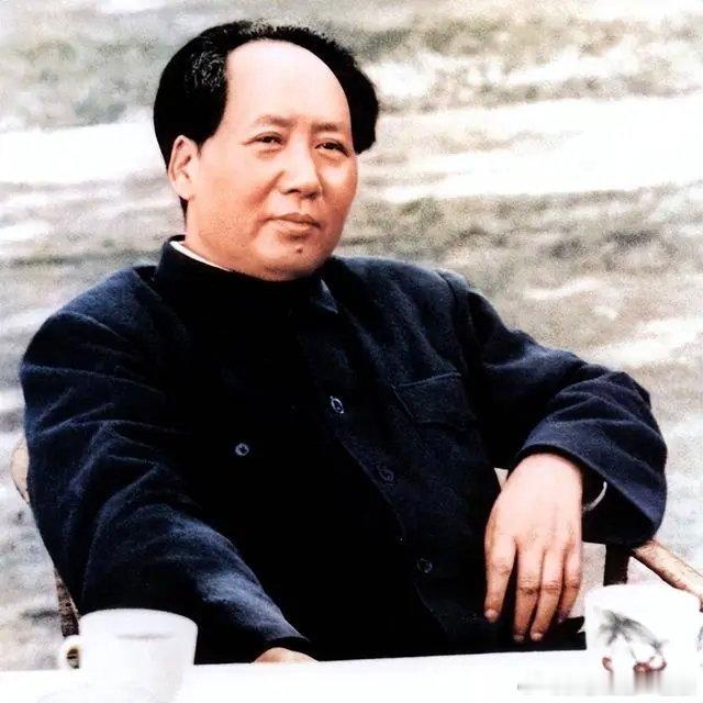 【时隔半个世纪，人民为什么依然喊“毛主席万岁”】   今年是毛主席逝世五十