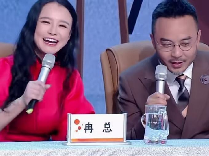 冉莹颖曾说，创业分工合作，邹市明只管教学员拳击，她全权负责团队管理和运营邹市明