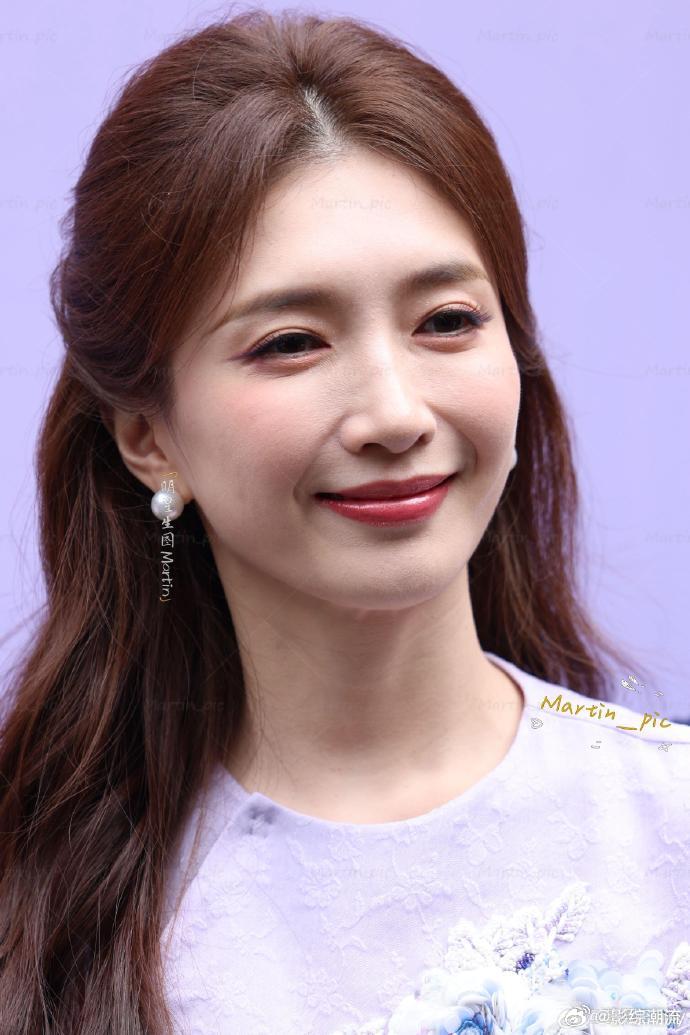 江疏影怼脸美哭我了真的被江疏影的怼脸颜值惊艳到，皮肤细腻五官立体，不管什么镜头