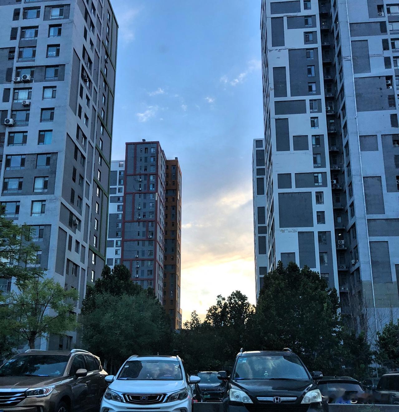 如果说到了哪天，连路上的乞丐都能买得起房了，那只能说明一个问题，你正在白日做梦！
