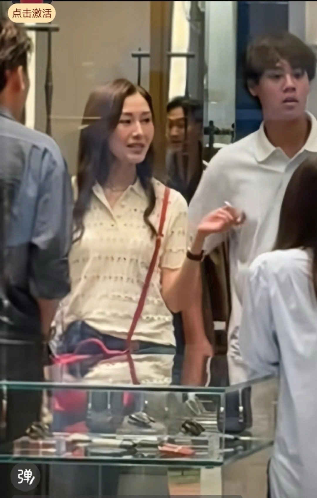 李嘉欣儿子这个长相，还算对得起他那个绝世美人的妈妈​​​