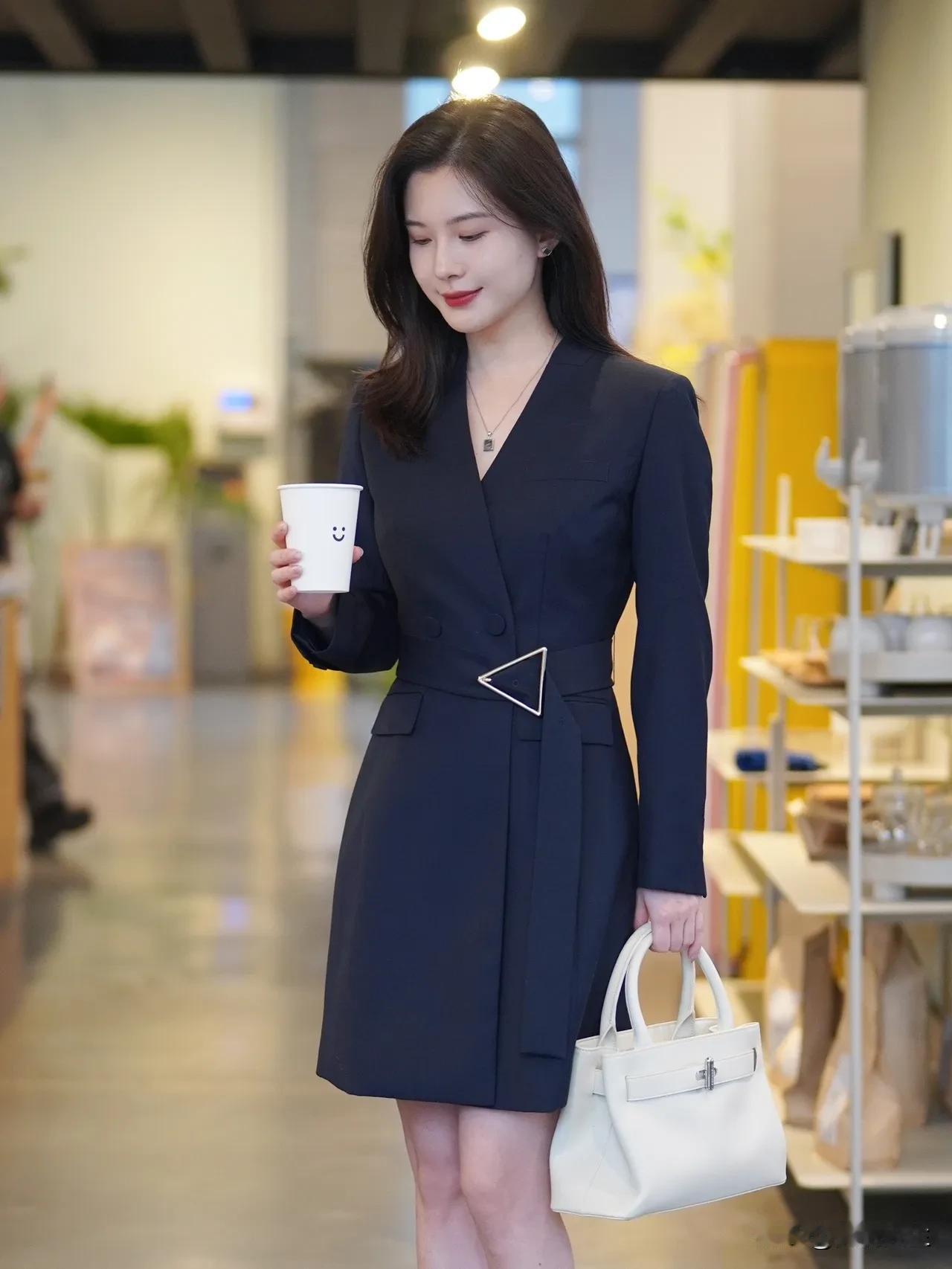 人类因食物而聚，人不散，家就在。烟火人间，风味长存