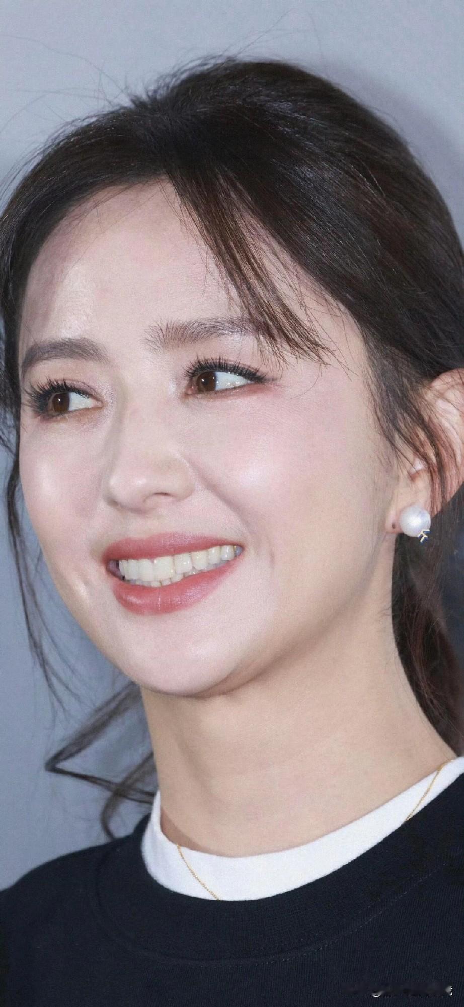 佟丽娅怼脸拍，太漂亮啦