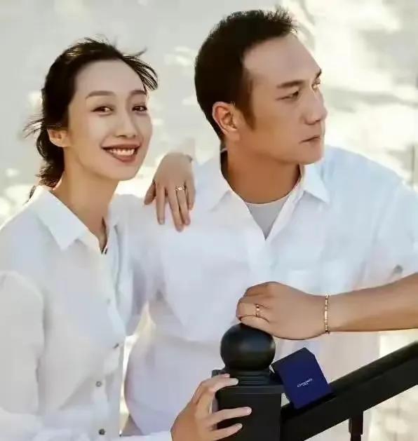 黄觉一位帅气的男神！之前只谈恋爱不结婚，谁也没想到，遇到真爱的他，结婚生子，儿子