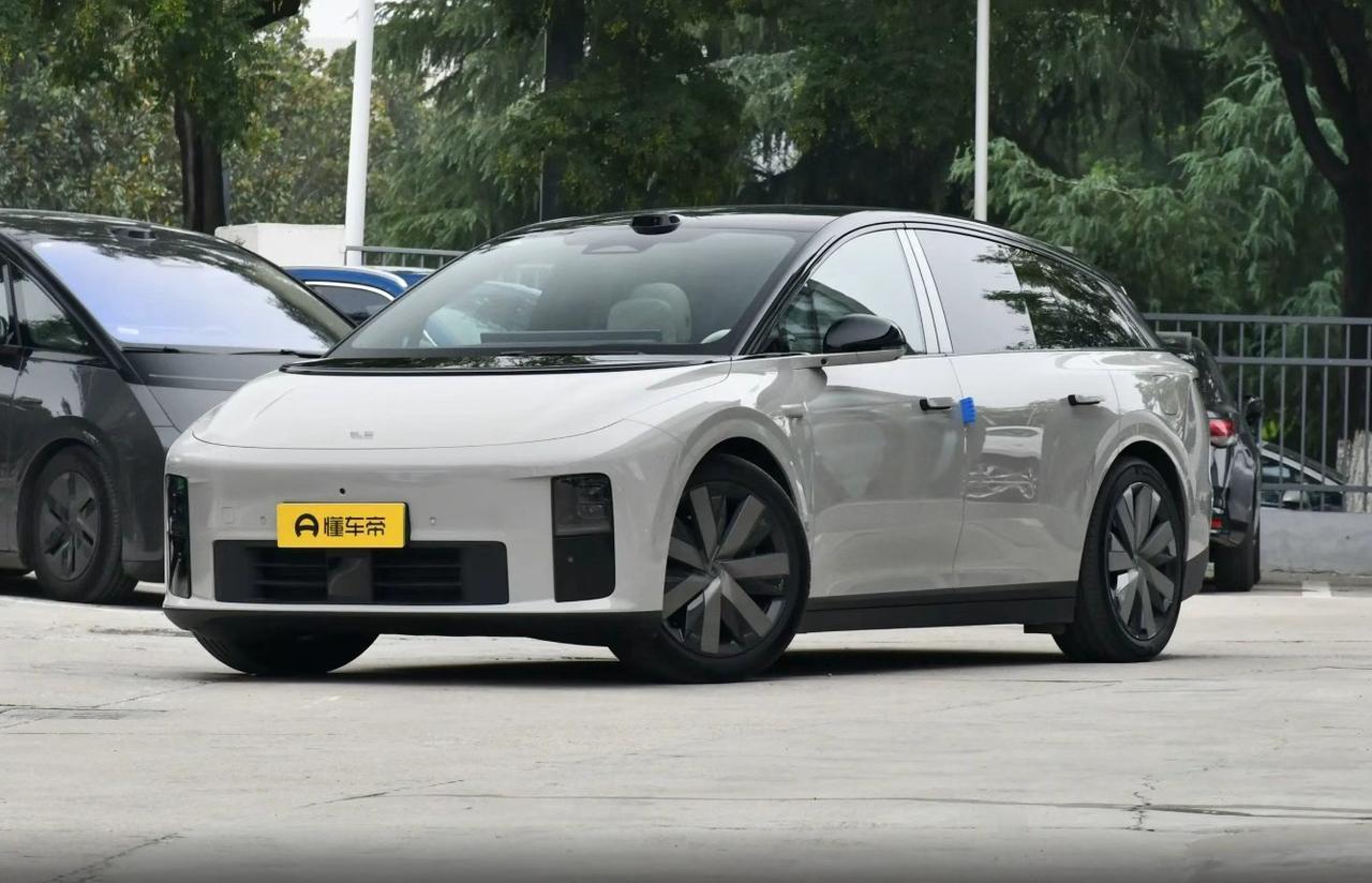 后台有个朋友问：“现在二手市场上那些几乎全新的理想i6，能买吗？”说实话，这问题