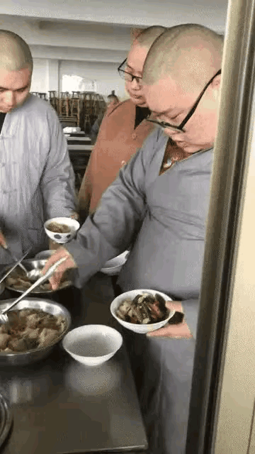 白菜豆腐茄子，但是估计味道很好！！[呲牙笑][捂脸哭][赞]