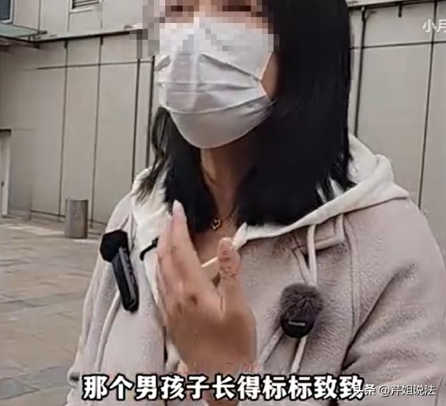 长沙，一女子前往养生馆去做按摩，按照店内的规定就是，女子得要把上身的衣服都给脱掉