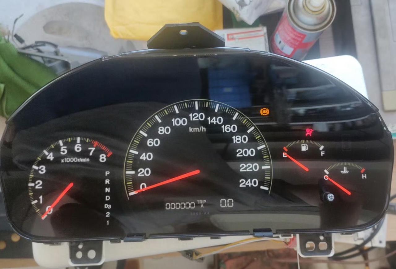 没用的知识又增加一些原来本田的里程表，显示到999999km后是不会动的！！