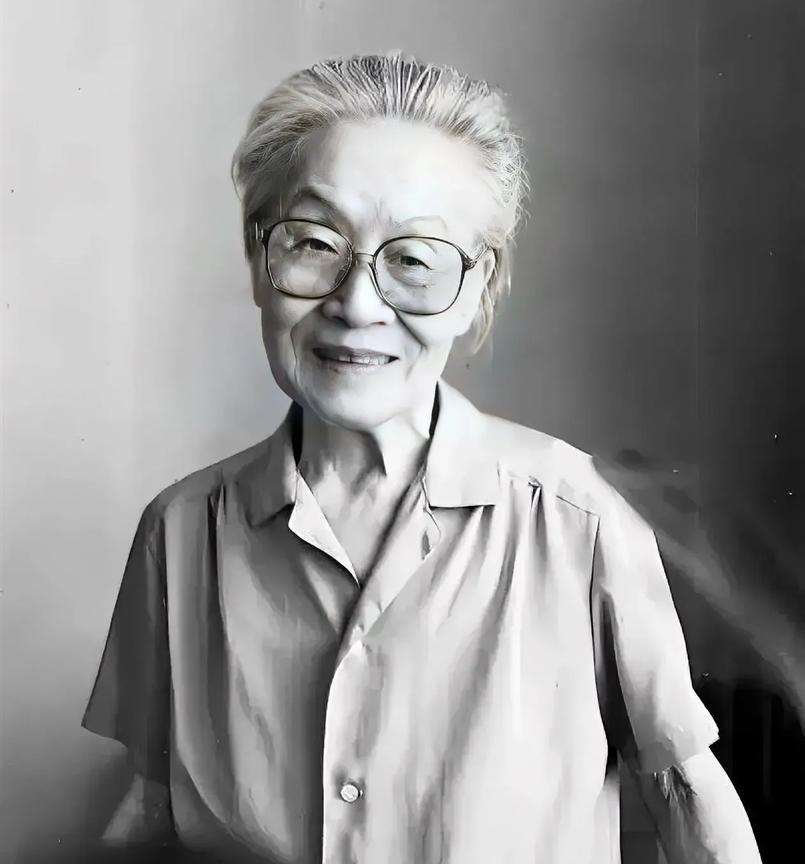 杨绛先生说：“少跟孩子生气吧，孩子听话时，你爱他入骨；孩子调皮时，你又拼命吼他。